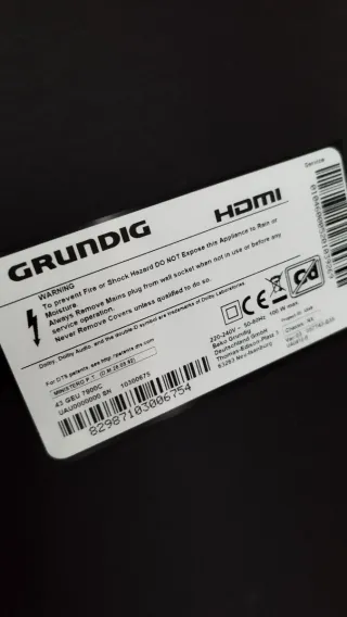 Smart TV Grundig 43 GEU 7900C Negra