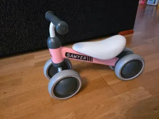 Bicicleta correpasillos Sawyer rosa