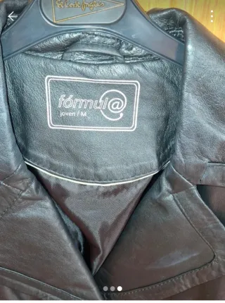 Chaqueta de piel Forma@ negra