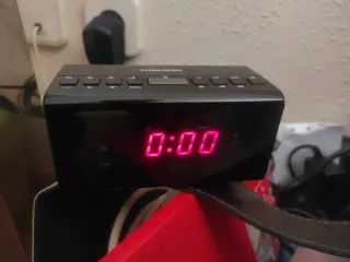 Despertador Radio Thomson Negro