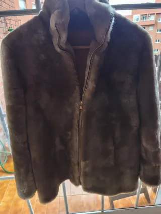 Chaquetón de piel de muton beige y marrón