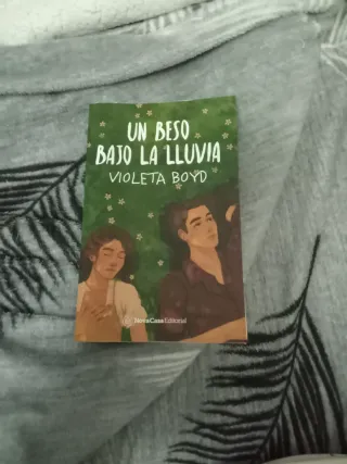 Un beso bajo la lluvia