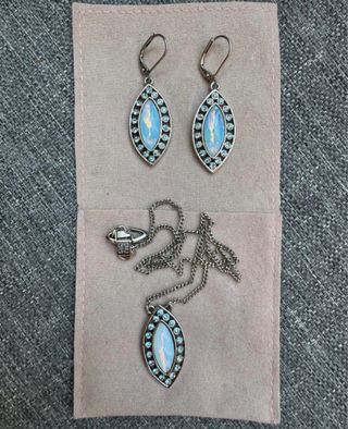 Conjunto Givenchy collar ypendientes