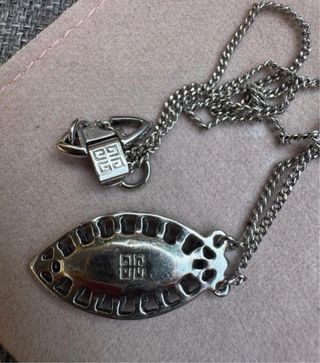 Conjunto Givenchy collar ypendientes