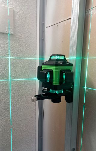 NIVEL LÁSER 16 LINEAS Y MALETÍN ACCESORIOS ¡NUEVO!