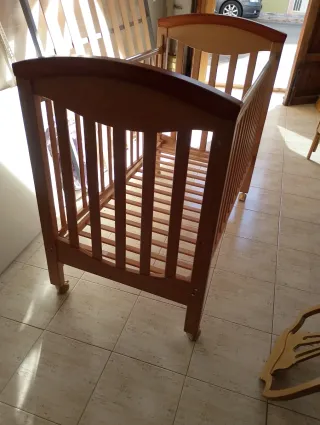 Cuna de madera