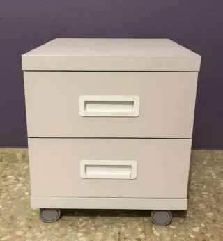 Mesita auxiliar con ruedas