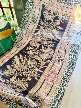 Foulard in seta Regina Schrecker