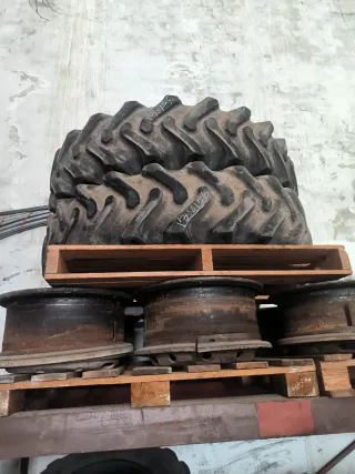 Ruedas de tractor 13.6-36 en buen estado