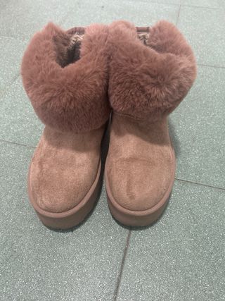 Botas de invierno beige y marrón