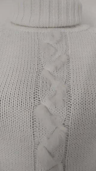 Maglione bianco lana con intreccio