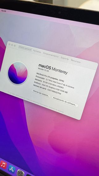 MacBook Pro 15” (2016) – Intel i7, 16GB RAM, 512GB