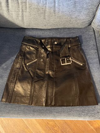 Minifalda símil piel Bershka