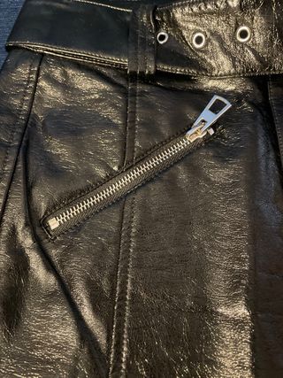 Minifalda símil piel Bershka