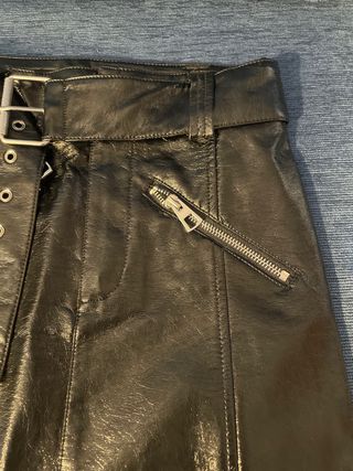 Minifalda símil piel Bershka