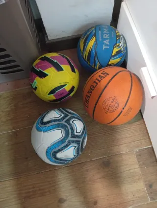 Set di 4 palloni: calcio, basket
