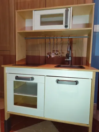 Cocinita Ikea con accesorios