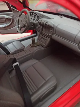 Coche de juguete Porsche rojo