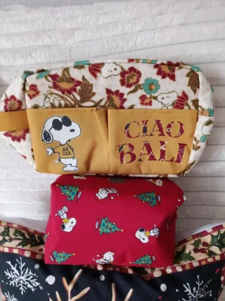 Dos neceseres Snoopy