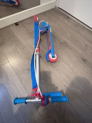 Patinete infantil Oxelo azul y rojo