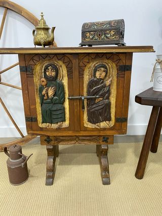 Mueble rústico vintage madera tallada