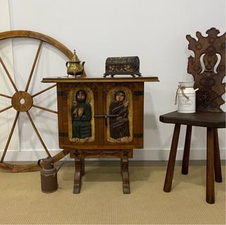 Mueble rústico vintage madera tallada