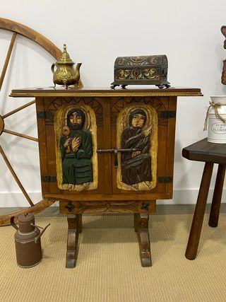 Mueble rústico vintage madera tallada