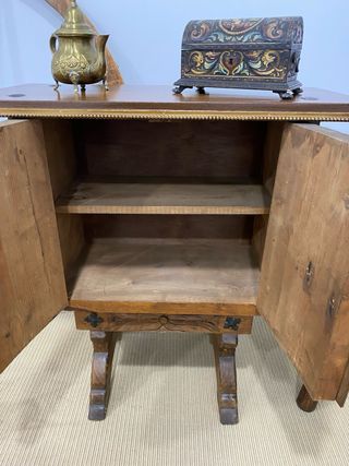 Mueble rústico vintage madera tallada