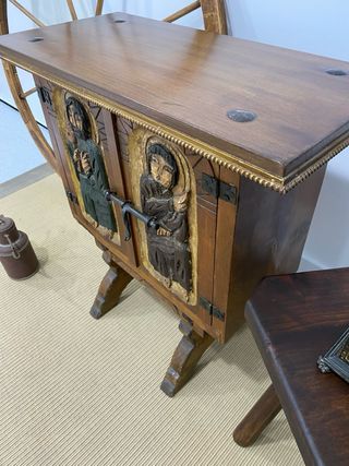 Mueble rústico vintage madera tallada