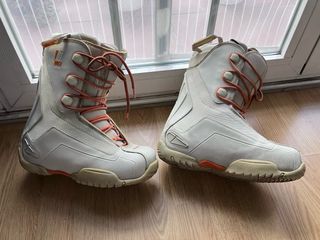 Tabla Snowboard Nidecker más botas Head