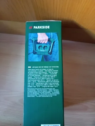 Lámpara LED Trabajo Parkside con Enchufes