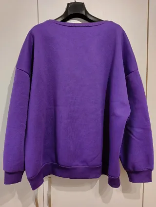 Sudadera morada con letras rosas HONEY