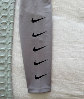 Mallas deportivas Nike grises