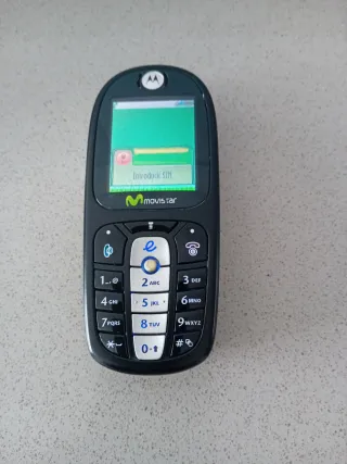 Telefono Motorola non touch con caricatore