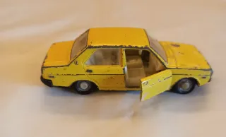 Coche Mira seat 131 E