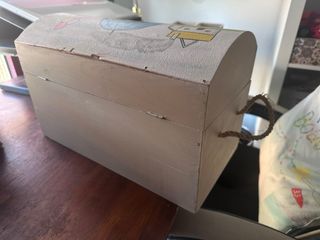 Baúl infantil pintado a mano