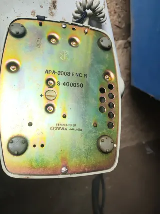 Teléfono antiguo CTNE gris