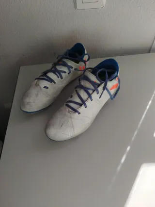 Botas fútbol Adidas Nemeziz Talla 38