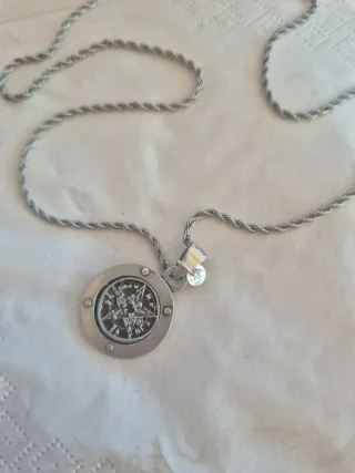Colgante nudo de brujas y tetragramaton giratorio