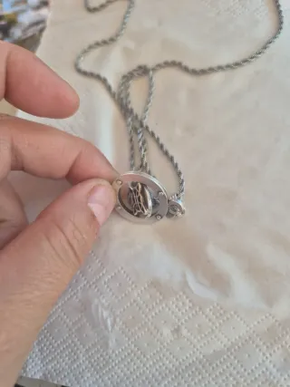 Colgante nudo de brujas y tetragramaton giratorio