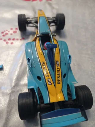 Scalextric Hornby Coche F1 RENAULT