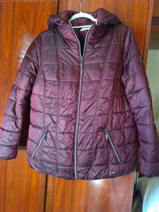 Chaqueta acolchada morada