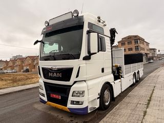 Camión MAN 26.440 con grúa Palfinger