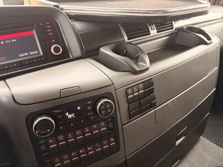 Camión MAN 26.440 con grúa Palfinger