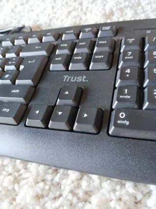 Teclado Trust Mecánico + Ratón Trust