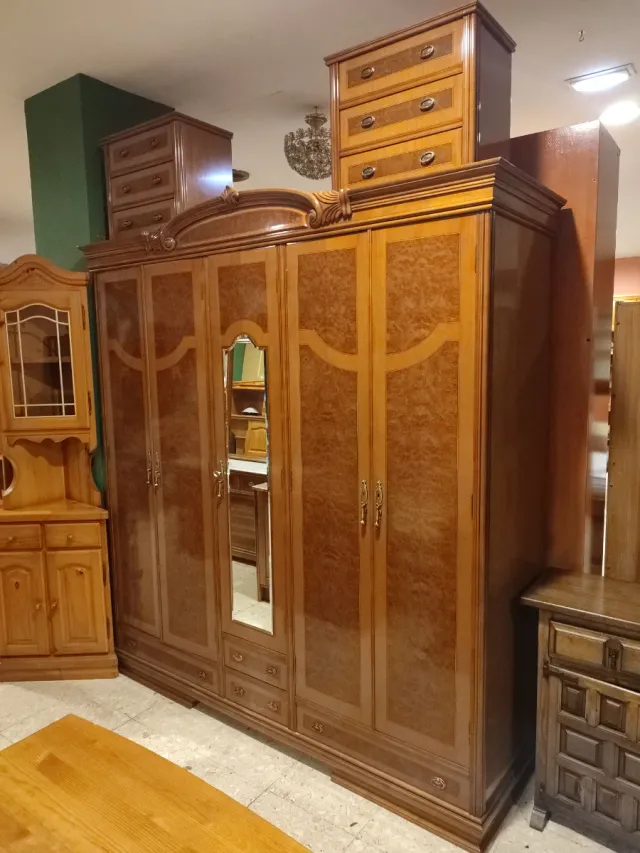 Armario 5 Puertas + 2 Mesitas Noche Madera