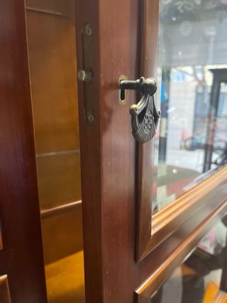 Espositore in legno massello