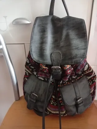 Mochila étnica negra y multicolor