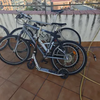 3 Bicicletas y 1 Patinete