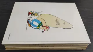 Lote de 5 comics de ASTÉRIX Y OBÉLIX